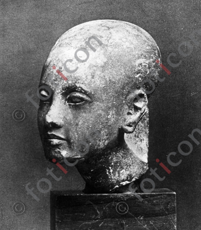 Kopf einer ägyptischen Prinzessin | Head of an Egyptian princess (foticon-simon-008-076-sw.jpg)